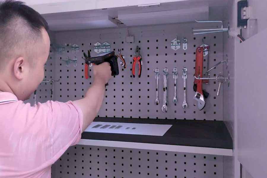 Introduction to the advantages and operation process of RFID special tags in tool management
